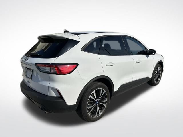 Certified 2022 Ford Escape SE w/ SE Sport Appearance Package image 3