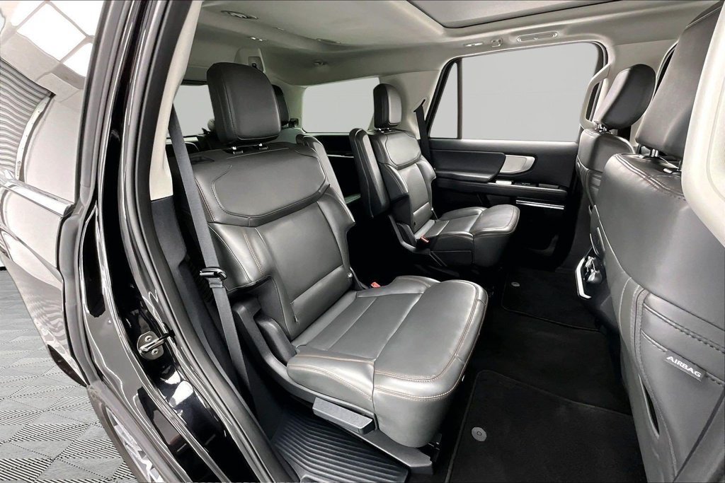 Certified 2025 Ford Expedition Active AWD/4WD image 27