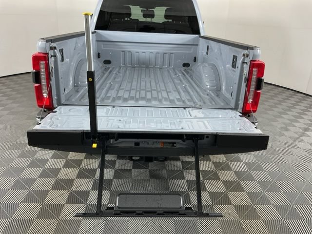 Certified 2025 Ford F350 Lariat w/ FX4 Off-Road Package AWD/4WD image 8