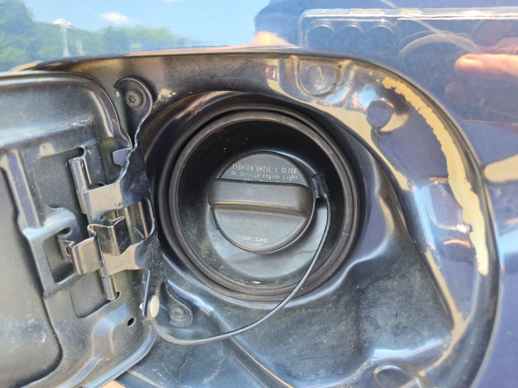 Used 2017 Nissan Frontier SV AWD/4WD image 15