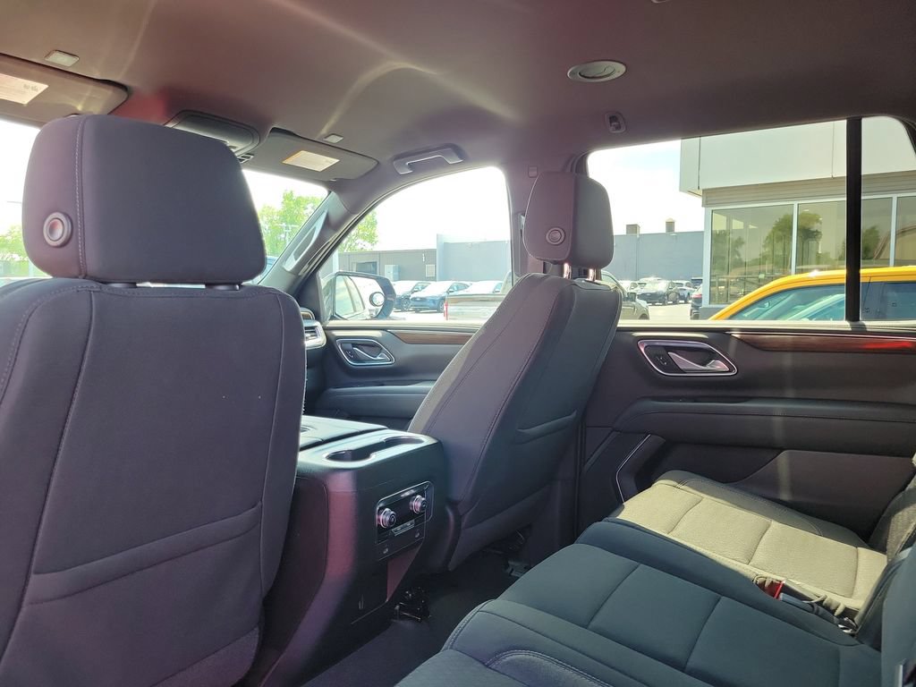 Used 2022 GMC Yukon SLE w/ Gmc Pro Safety Plus Package AWD/4WD image 16