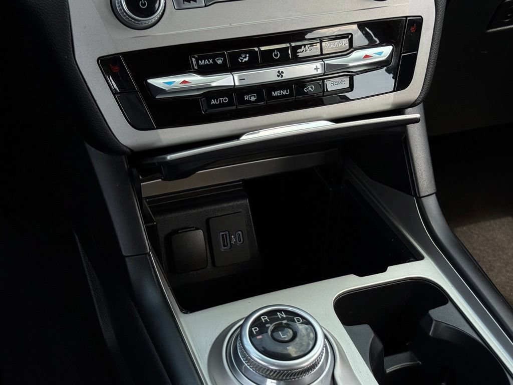 Certified 2023 Ford Explorer XLT AWD/4WD image 16