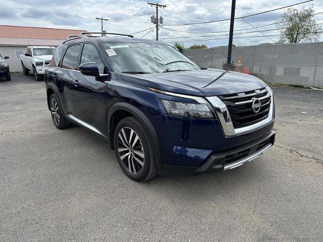 Used 2025 Nissan Pathfinder Platinum w/ Cargo Package FWD image 9