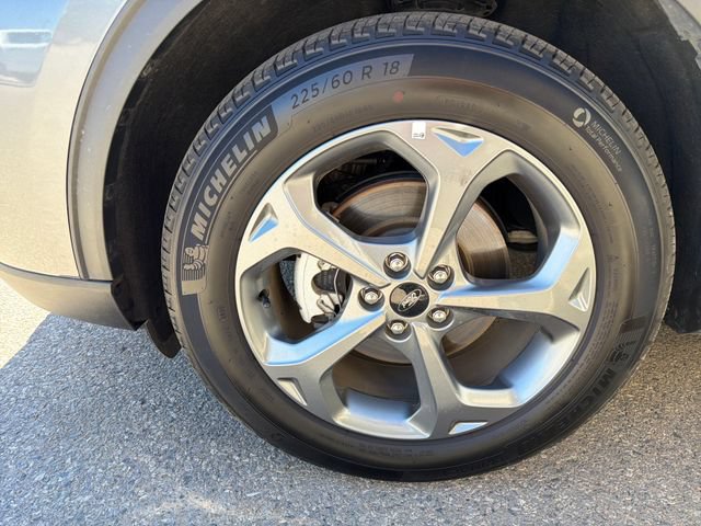 Certified 2025 Ford Escape ST-Line AWD/4WD image 15