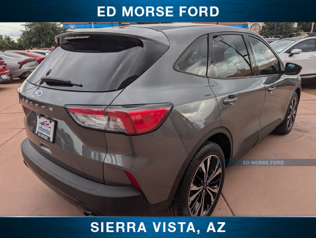 Certified 2022 Ford Escape SE w/ SE Sport Appearance Package FWD image 5