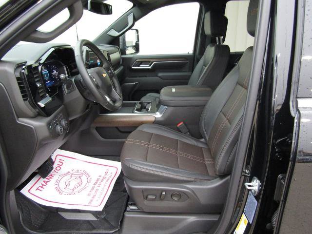 Used 2026 Chevrolet Silverado 3500 High Country AWD/4WD image 28