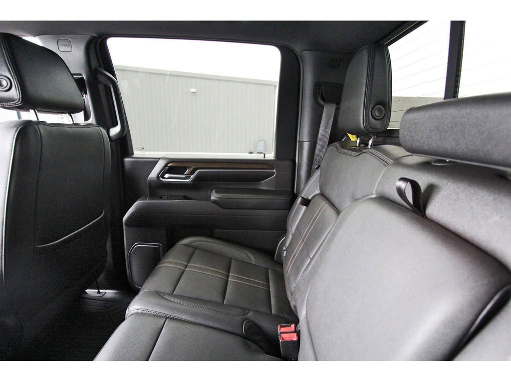 Used 2024 Chevrolet Silverado 2500 High Country w/ High Country Premium Package image 13