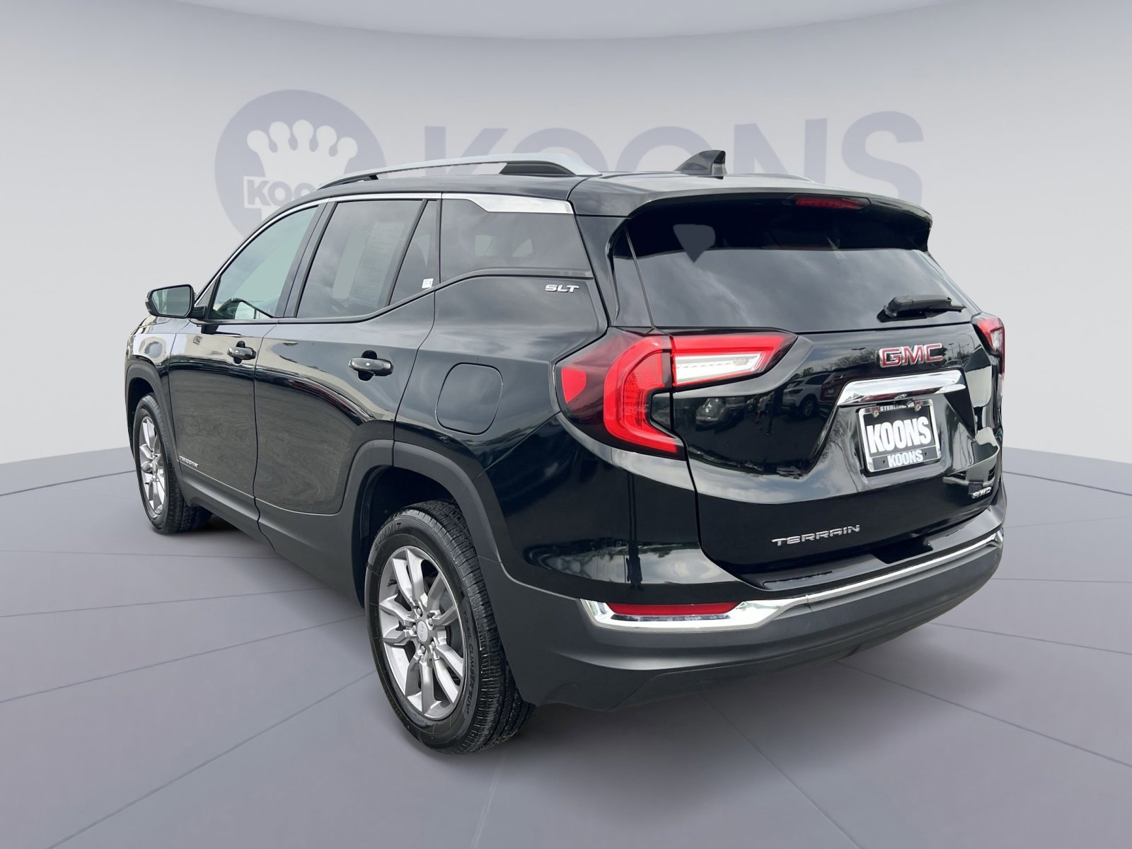 Used 2024 GMC Terrain SLT AWD/4WD image 6