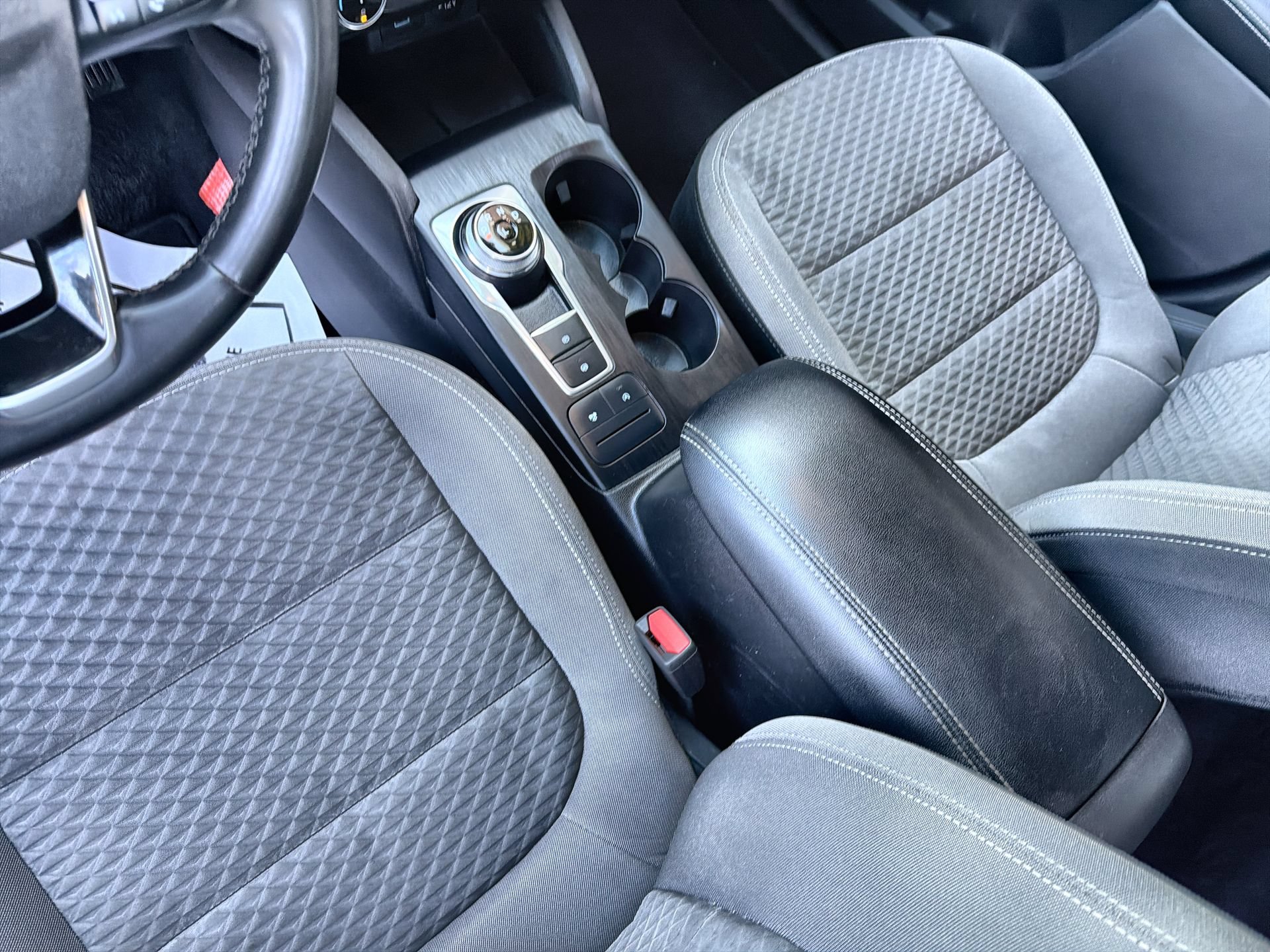 Certified 2022 Ford Escape SE w/ SE Sport Appearance Package FWD image 20