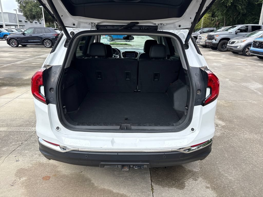 Used 2022 GMC Terrain SLT w/ Tech Package FWD image 29