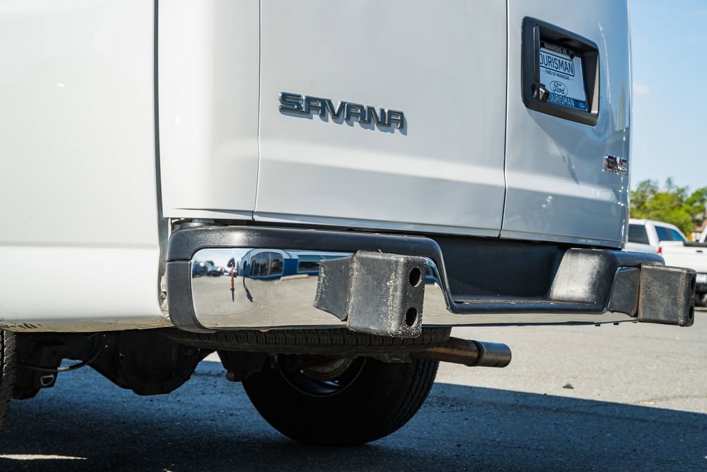 Used 2024 GMC Savana 2500 w/ Driver Convenience Package RWD image 9