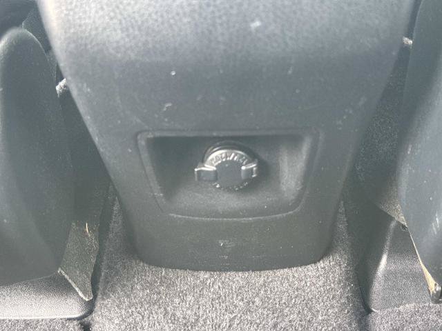 Used 2018 Toyota RAV4 LE FWD image 15