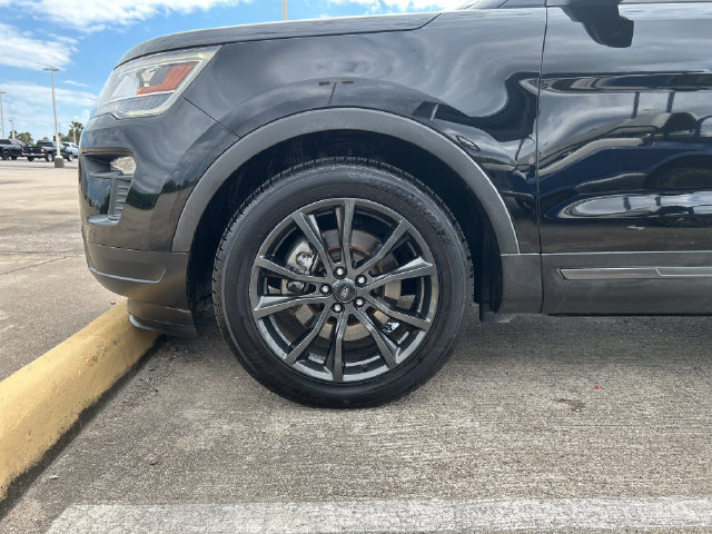 Certified 2018 Ford Explorer XLT w/ Equipment Group 202A FWD image 26