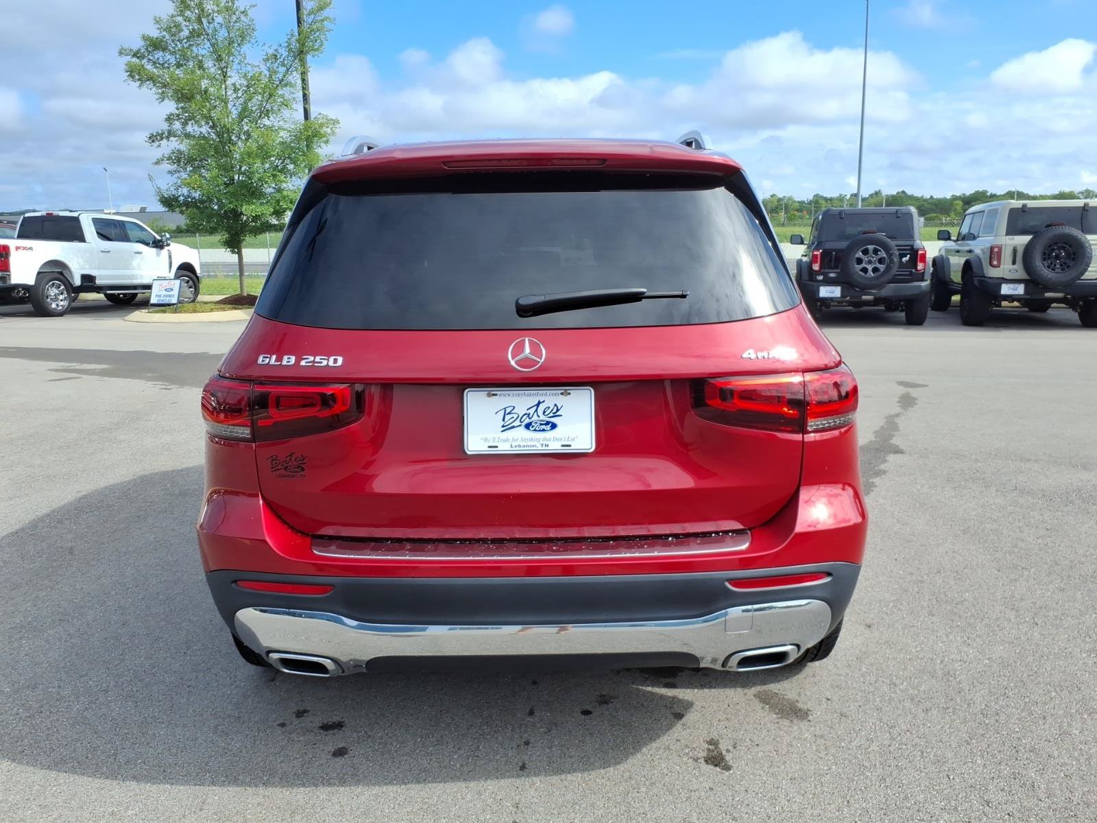 Used 2020 Mercedes-Benz GLB 250 4MATIC w/ Premium Package image 4