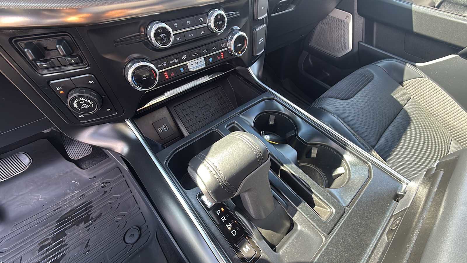 Certified 2023 Ford F150 Raptor w/ Raptor Carbon Fiber Package image 21