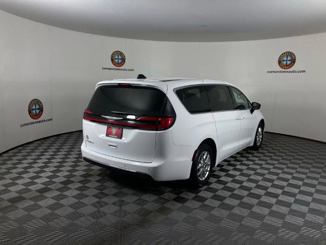 Used 2024 Chrysler Pacifica Touring-L image 20