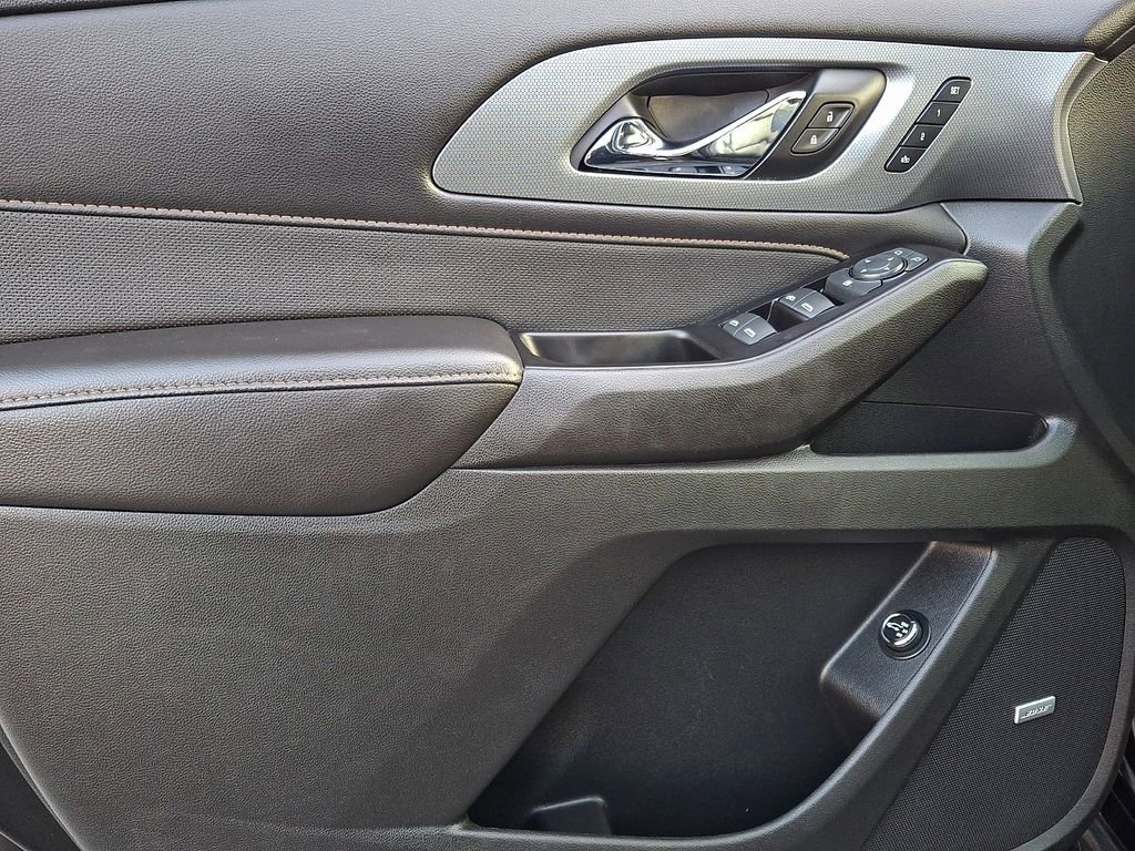 Used 2020 Chevrolet Traverse Premier w/ Redline Edition image 13