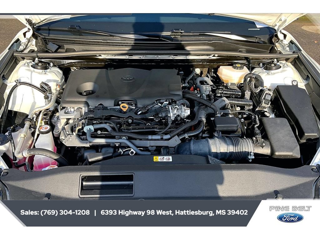 Used 2025 Toyota Camry SE w/ Convenience Package FWD image 8