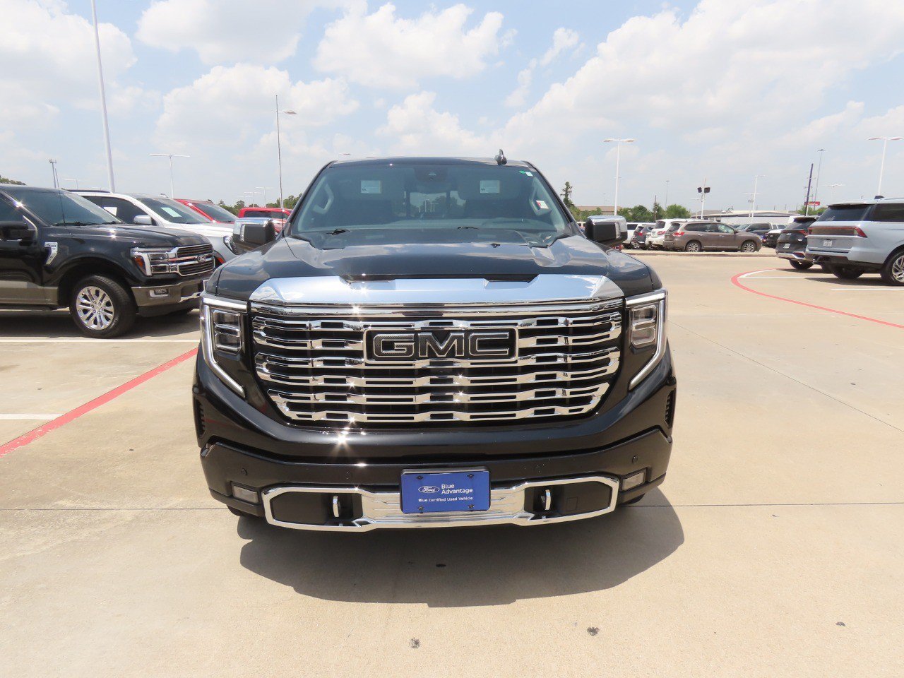 Used 2025 GMC Sierra 1500 Denali w/ Denali Reserve Package AWD/4WD image 4