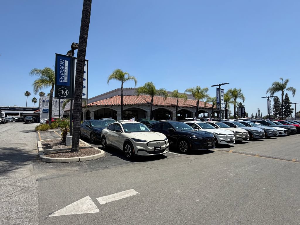 Used 2023 Mercedes-Benz Metris Passenger image 48
