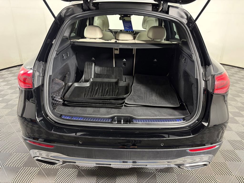 Used 2024 Mercedes-Benz GLC 300 4MATIC image 31