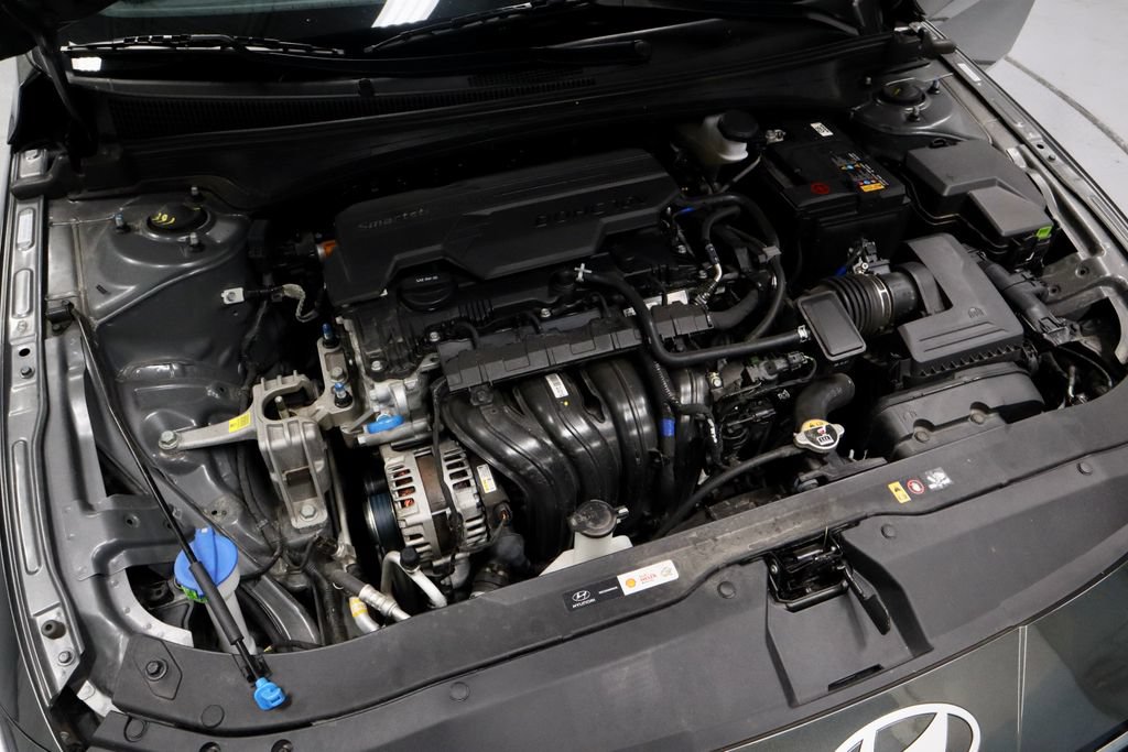 Used 2025 Hyundai Elantra SEL FWD image 15