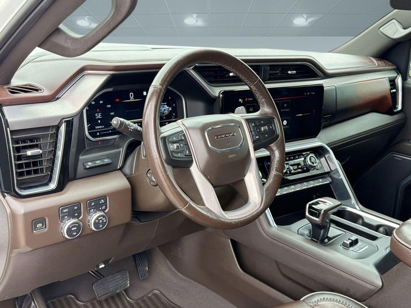 Used 2022 GMC Sierra 1500 Denali w/ Denali Reserve Package AWD/4WD image 4