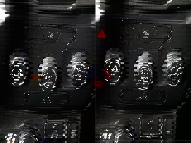 Used 2019 Jeep Renegade Sport image 24