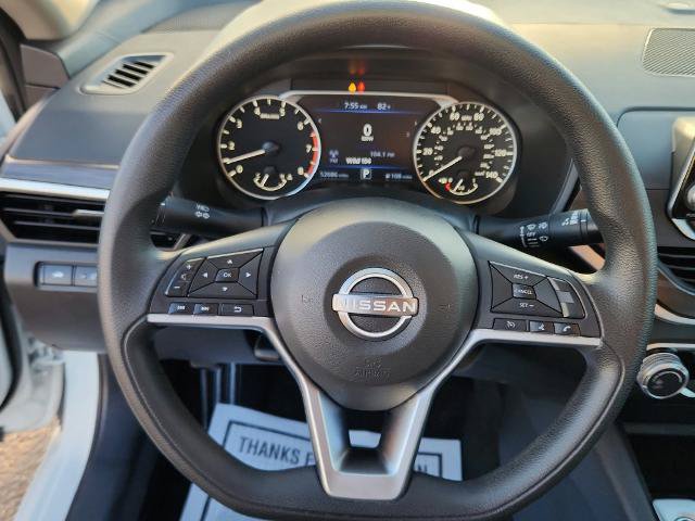 Used 2025 Nissan Altima 2.5 SV FWD image 12