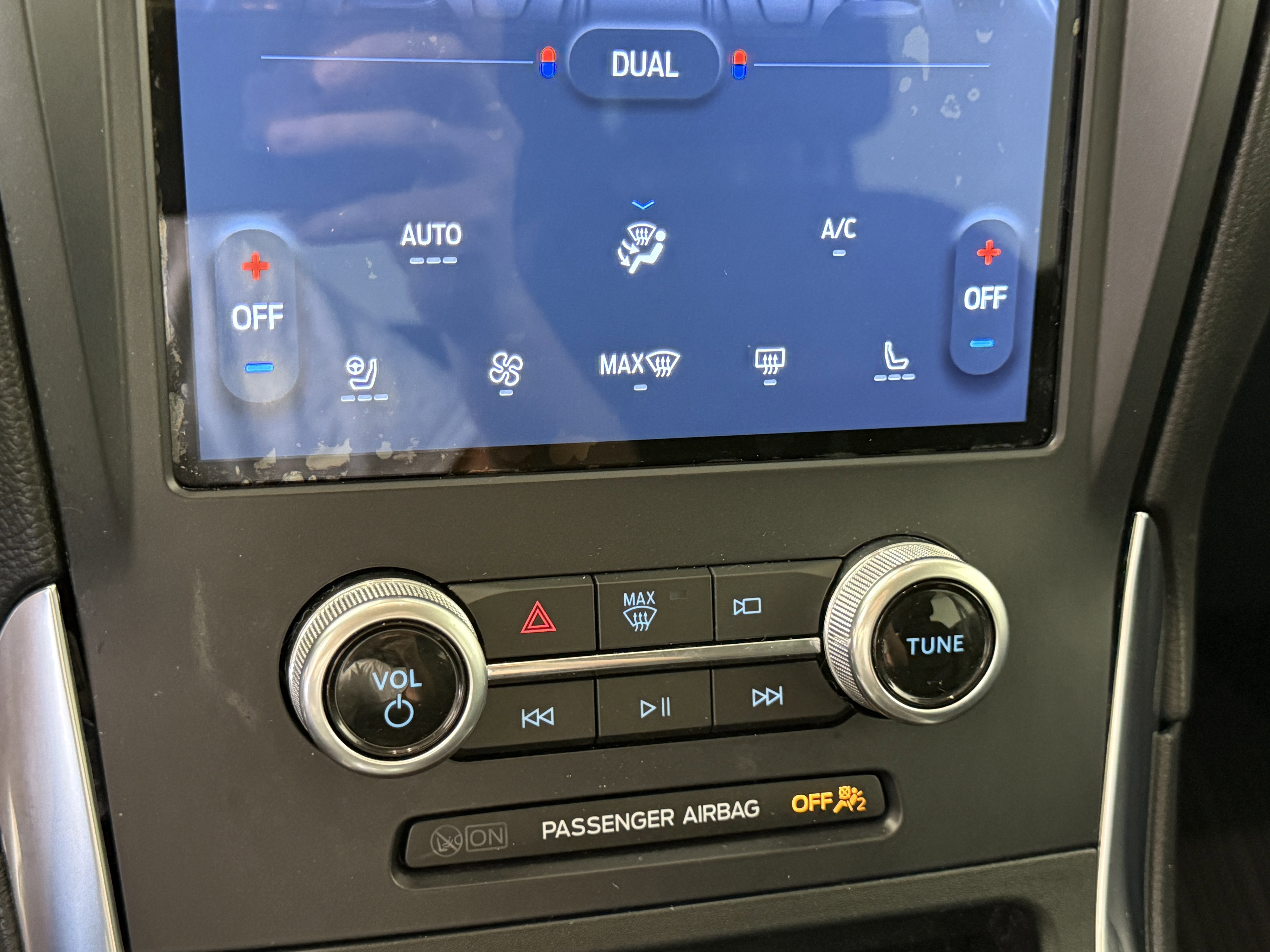 Certified 2023 Ford Edge Titanium w/ Cargo Accessory Package image 21