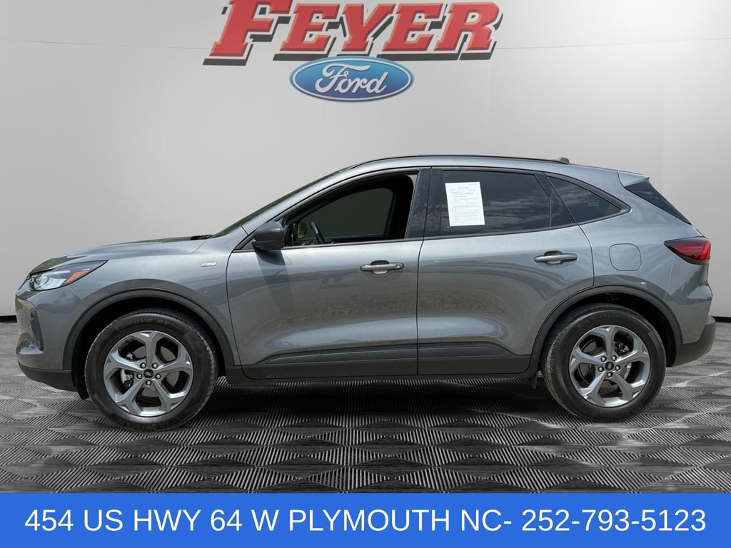 Certified 2025 Ford Escape ST-Line AWD/4WD image 2