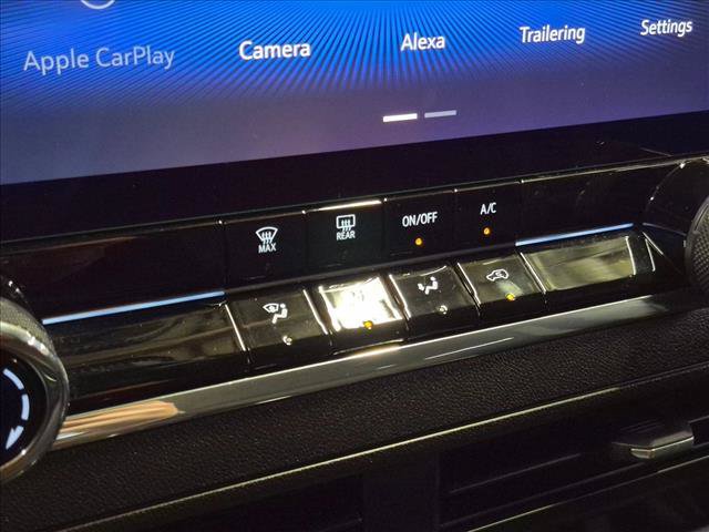 Used 2024 Chevrolet Colorado Trail Boss AWD/4WD image 17