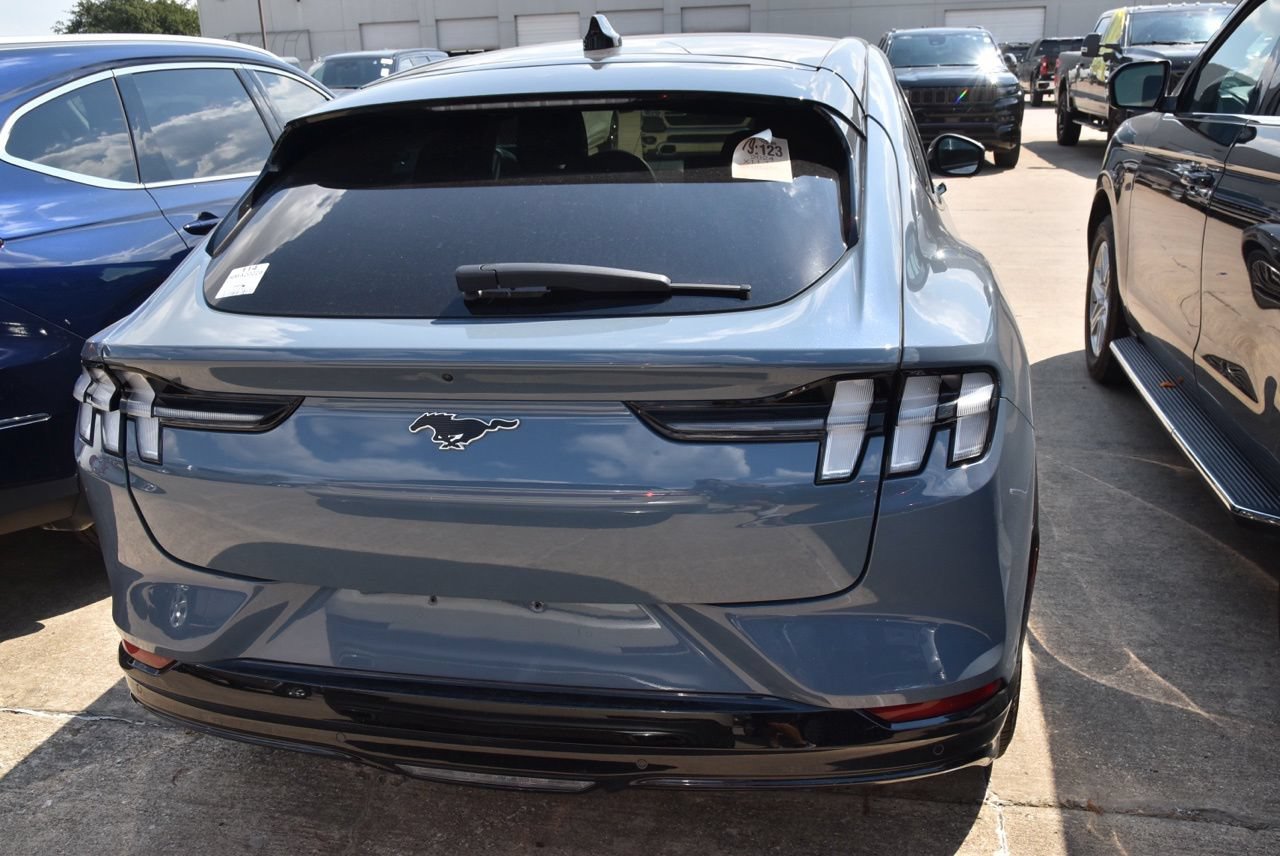 Certified 2024 Ford Mustang Mach-E Premium AWD/4WD image 7