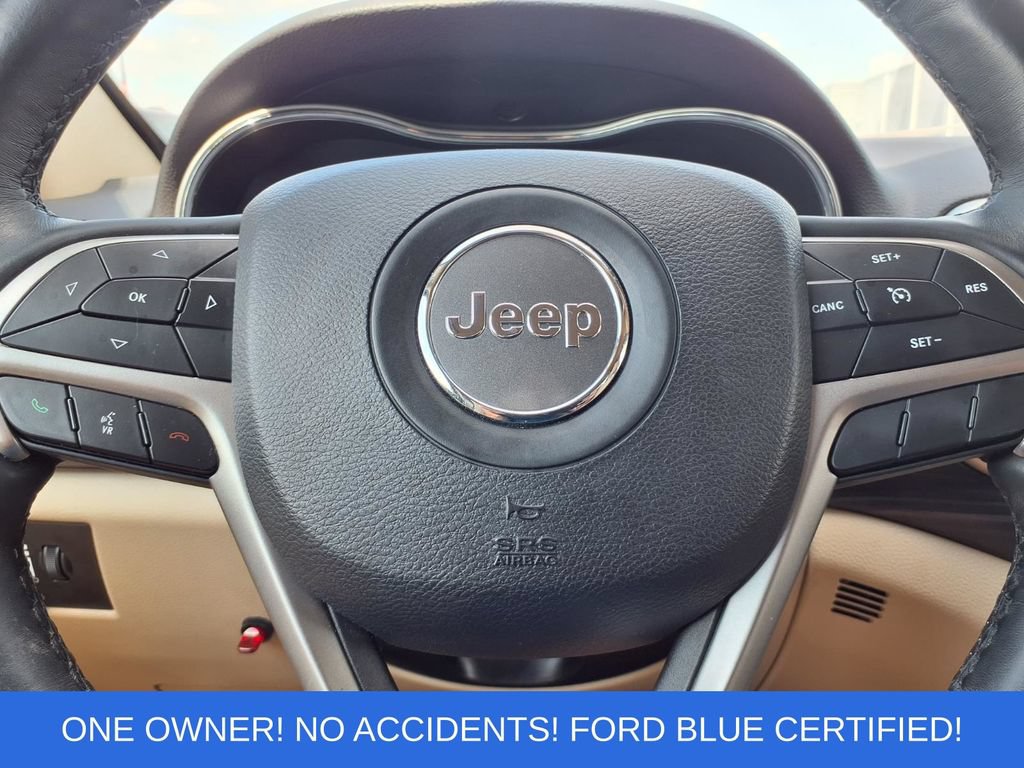 Used 2019 Jeep Grand Cherokee Laredo AWD/4WD image 14