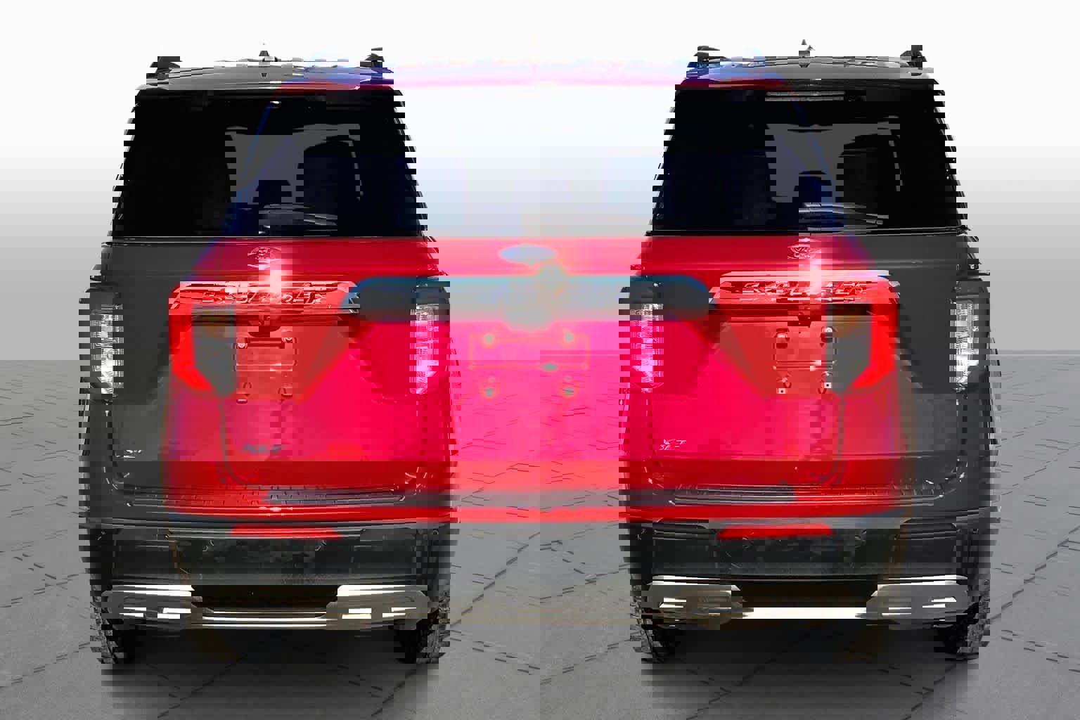 Certified 2021 Ford Explorer XLT w/ Equipment Group 202A image 4