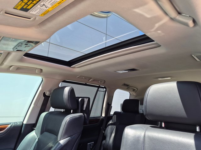 Used 2017 Lexus LX 570 4WD w/ Luxury Package image 18