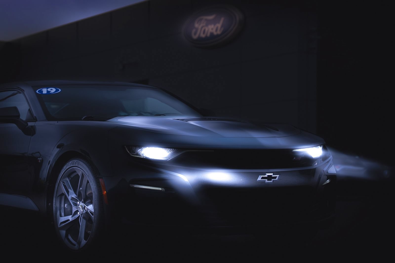 Used 2019 Chevrolet Camaro SS RWD image 2