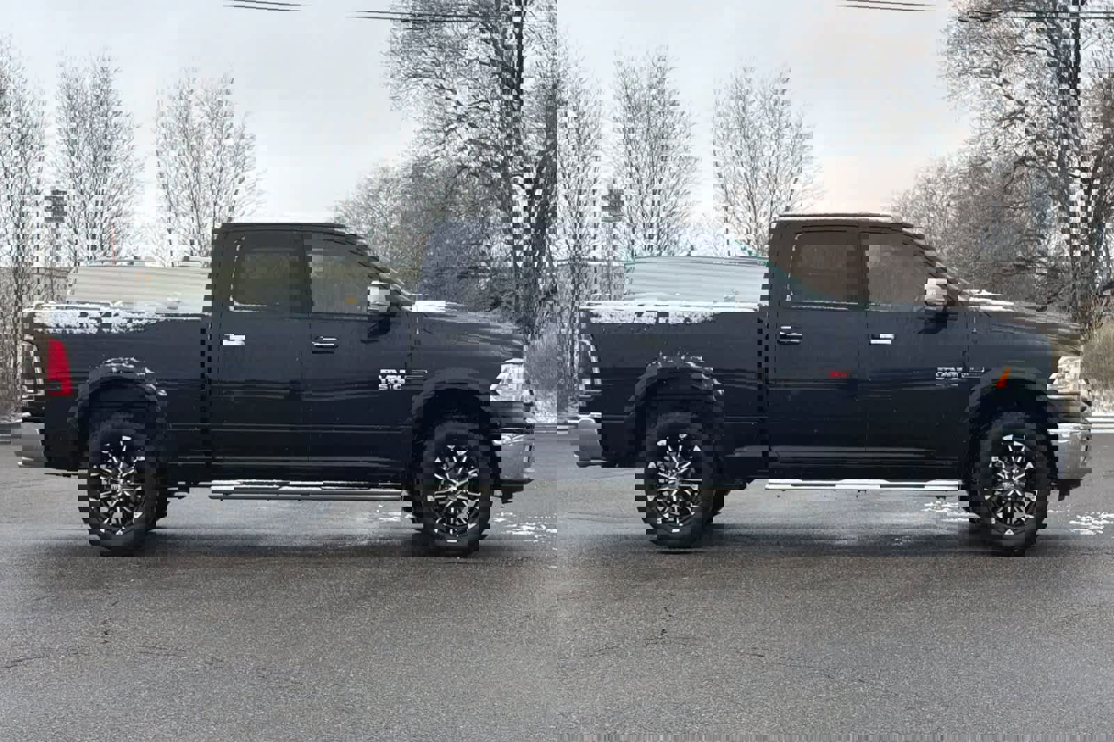 Used 2018 RAM 1500 Laramie w/ Convenience Group image 6