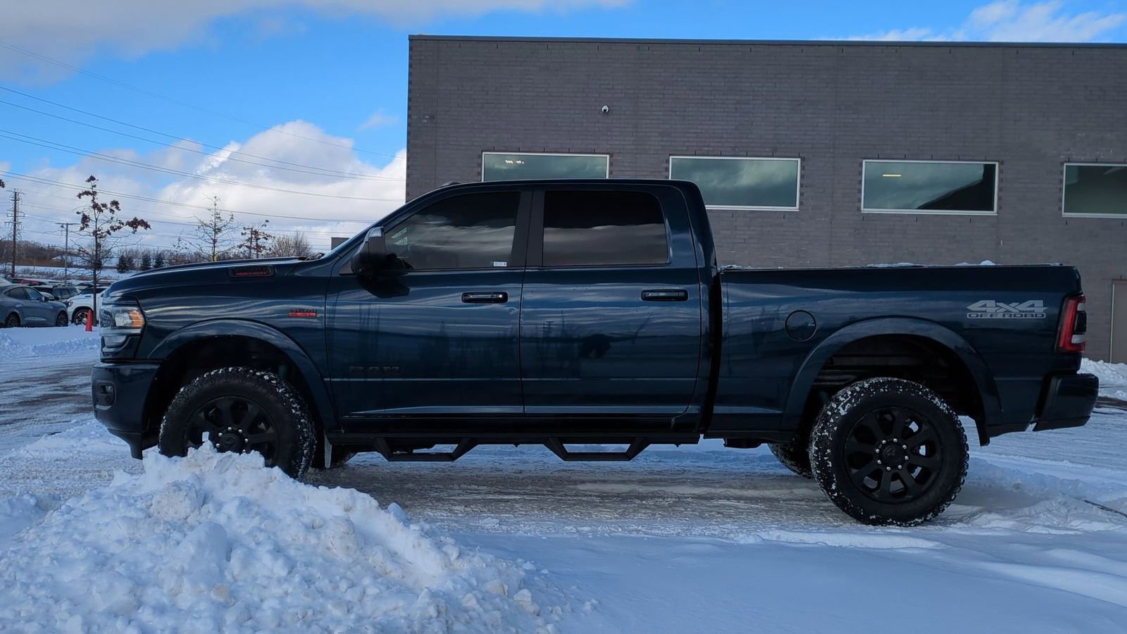 Used 2022 RAM 2500 Laramie w/ Night Edition image 3