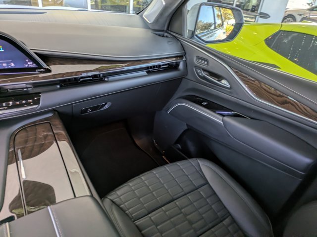 Used 2021 Cadillac Escalade Sport Platinum w/ Heavy-Duty Trailer Package image 15