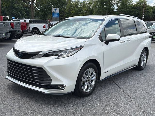Used 2021 Toyota Sienna Limited FWD image 3