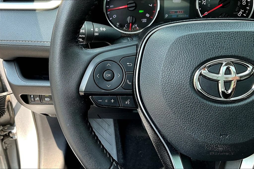 Used 2021 Toyota RAV4 XLE w/ Convenience Package AWD/4WD image 14