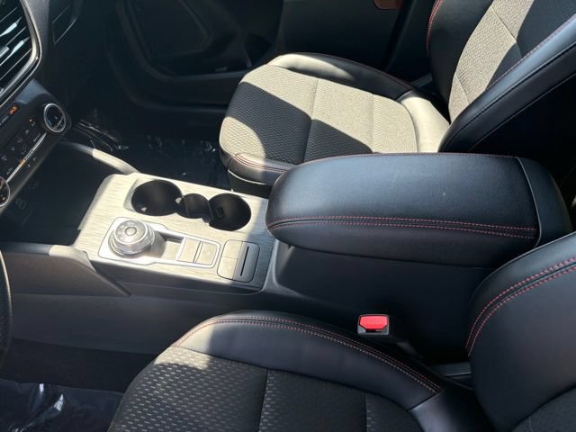 Certified 2025 Ford Escape ST-Line AWD/4WD image 18