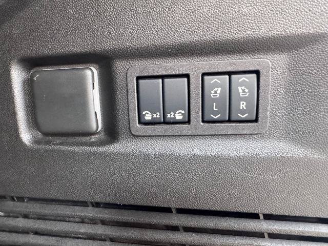 Used 2024 Chevrolet Tahoe High Country AWD/4WD image 19