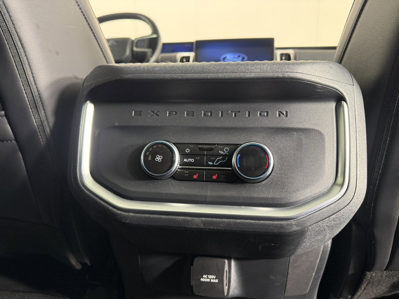 Certified 2025 Ford Expedition Platinum AWD/4WD image 15
