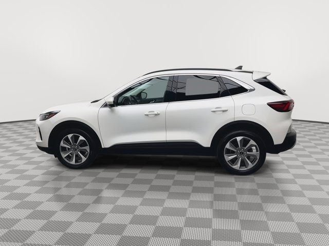 Certified 2024 Ford Escape Platinum AWD/4WD image 36