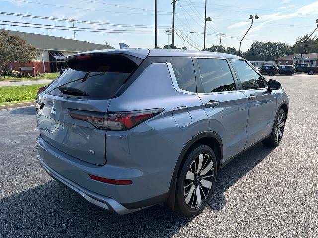Used 2025 Mitsubishi Outlander SE FWD image 3