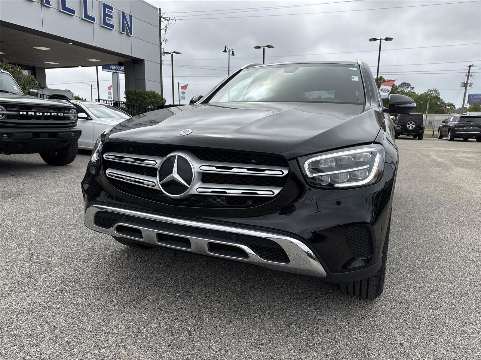 Used 2021 Mercedes-Benz GLC 300 image 2
