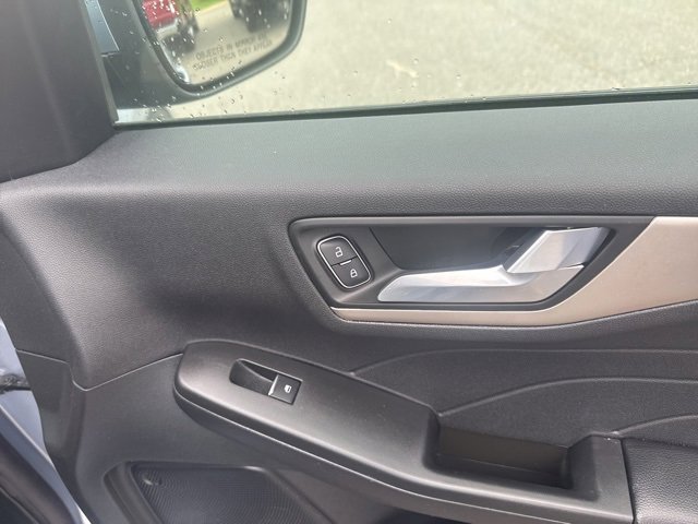 Certified 2022 Ford Escape SEL w/ Technology Package image 39