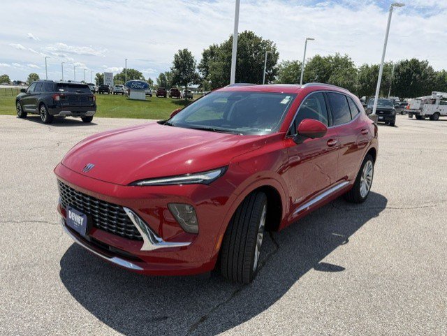 Used 2025 Buick Envision Avenir AWD/4WD image 3
